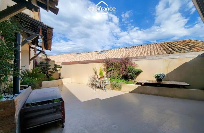 A VENDRE - Maison vigneronne d'une surface plancher de 402m² - Rez-de-chaussée : grand garage + stockage + entrée - 1er étage : logement T4 + grande terrasse - 2nd étage : 113m² à réhabiliter - ROUJAN — photo 4