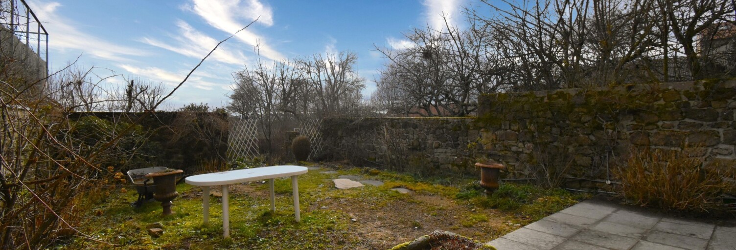 Maison 10 Pièces 206 m² à vendre à Saint-Agrève (07320)