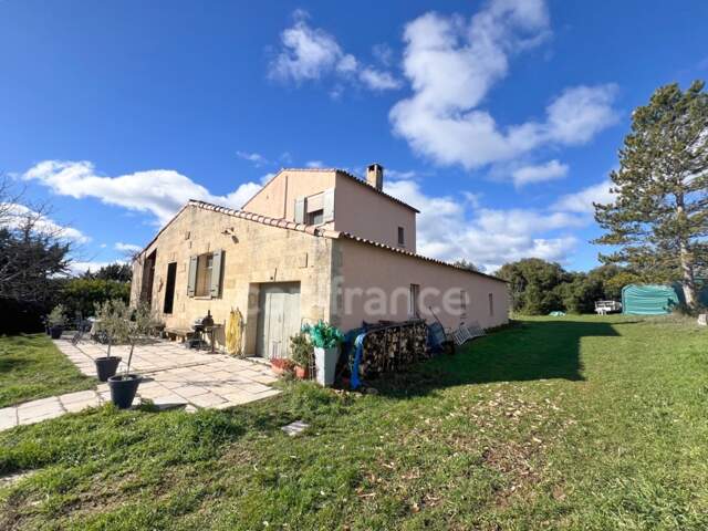 À vendre Villa d’Exception à Reillanne (04110) – 120 m², 5 Pièces, 4 Chambres, Piscine 10x5, Terrain Clos 9 000 m², Calme Absolu en Provence — photo du bien