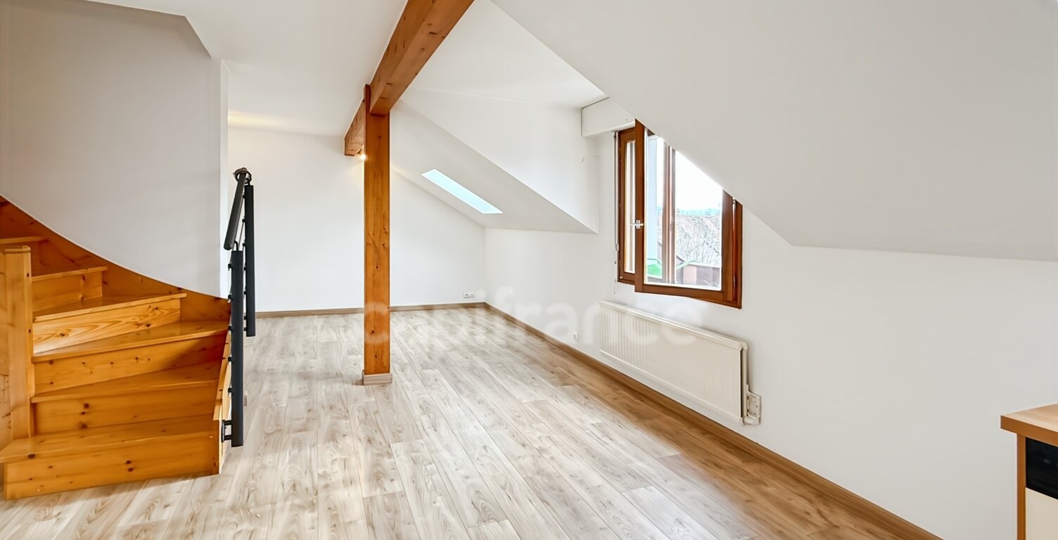 Appartement à vendre 4 pièces GRILLY (01) - Duplex T4 - 75m2 avec parking privatif — photo 1