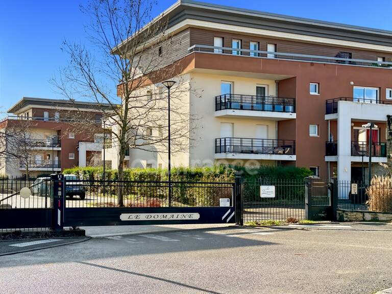Appartement à vendre 2 pièces PREVESSIN MOENS (01) - T2 - 44m2 avec balcon, garage motorisé et parking privatif — photo 1