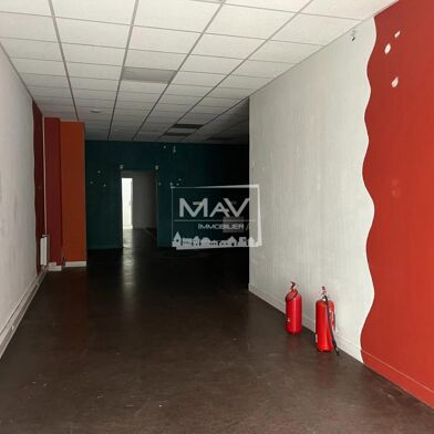 Commerce 4 pièces 980 €