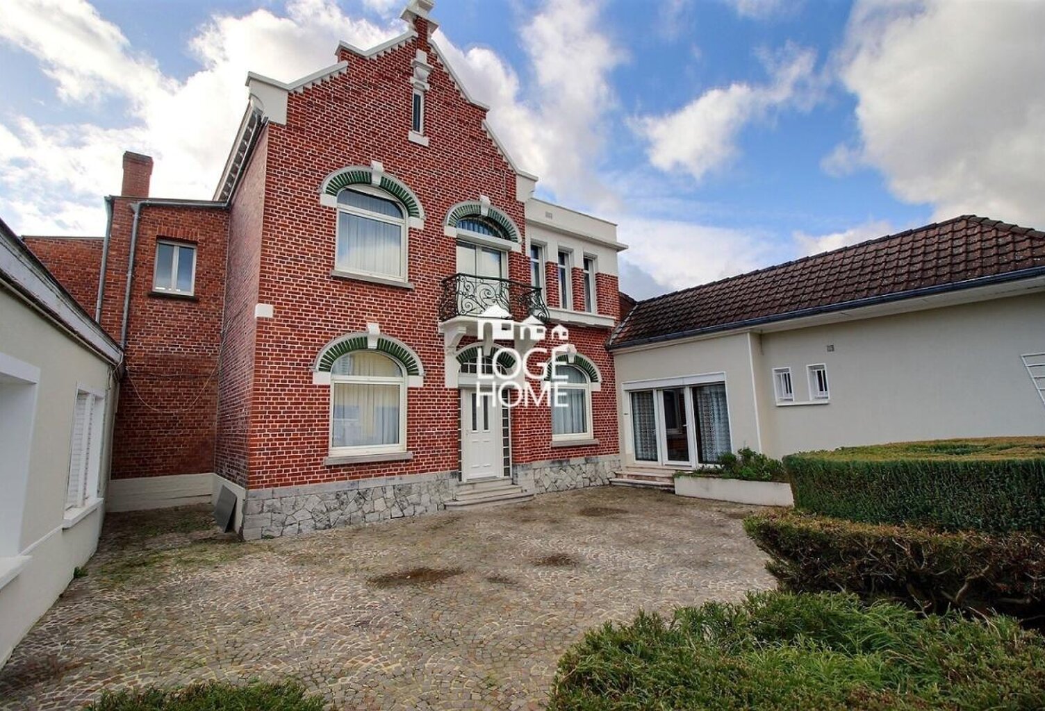 Maison bourgeoise de 190m² avec dépendance — photo 1
