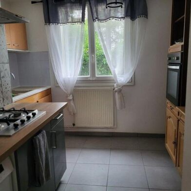Appartement 3 pièces 740 €