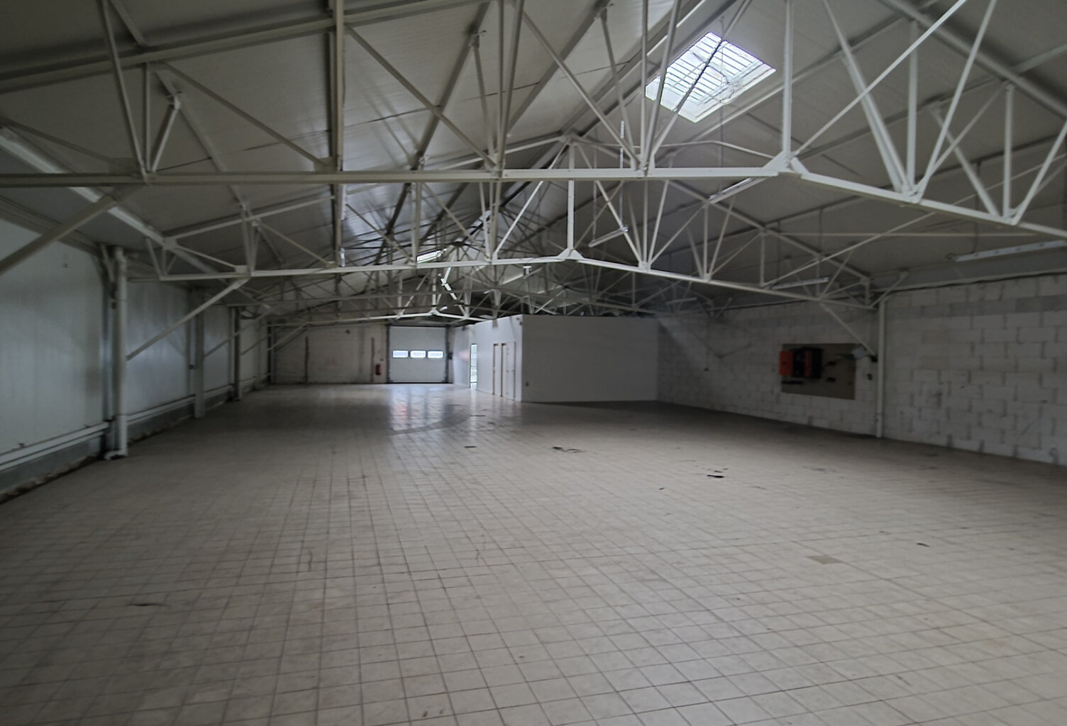 LOCAL D'ACTIVITE A LOUER ANGERS EST — photo 1