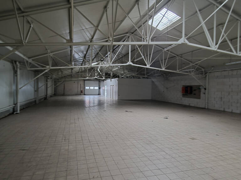 LOCAL D'ACTIVITE A LOUER ANGERS EST — photo 1