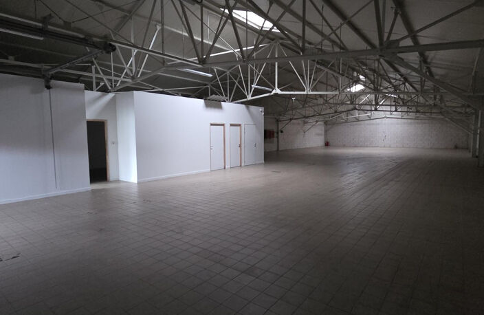 LOCAL D'ACTIVITE A LOUER ANGERS EST — photo 3