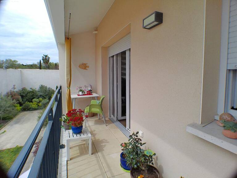Pezenas appartement 2 pièces  loué meublé  avec balcon et parking — photo 1