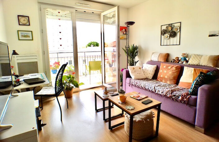 Pezenas appartement 2 pièces  loué meublé  avec balcon et parking — photo 2