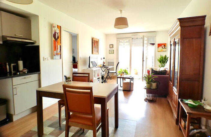 Pezenas appartement 2 pièces  loué meublé  avec balcon et parking — photo 3