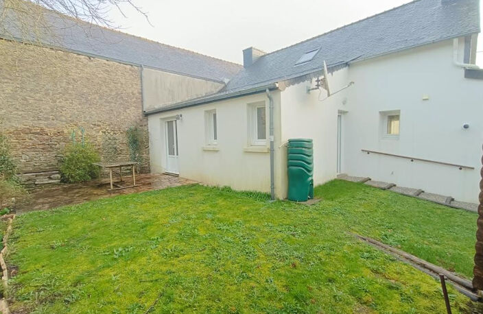29520 Châteauneuf du Faou maison de bourg habitable de suite, jolie jardin clos sans vis à vis — photo 2