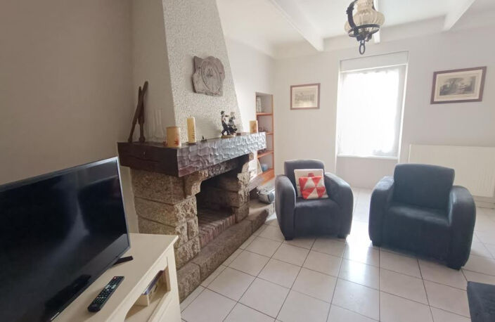 29520 Châteauneuf du Faou maison de bourg habitable de suite, jolie jardin clos sans vis à vis — photo 3