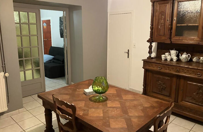 29520 Châteauneuf du Faou maison de bourg habitable de suite, jolie jardin clos sans vis à vis — photo 4