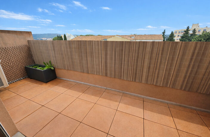 T3 71,57 m2   Coeur de ville | Terrasse & Stationnement privé — photo 2