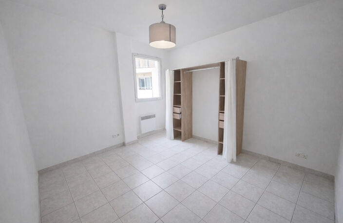 T3 71,57 m2   Coeur de ville | Terrasse & Stationnement privé — photo 5