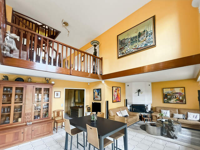 Maison d'exception 214m²  5 ch Ponton privé  Port Cergy — photo du bien