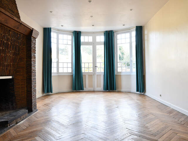 Propriété de charme à Charleval 9 pièce(s) 187 m2 avec garage — photo du bien