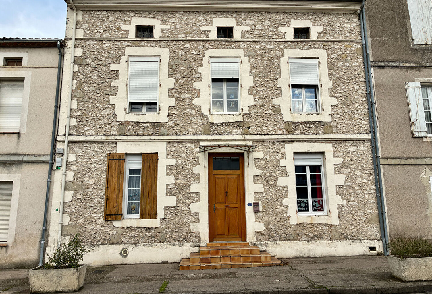Maison de ville en pierre — photo 1
