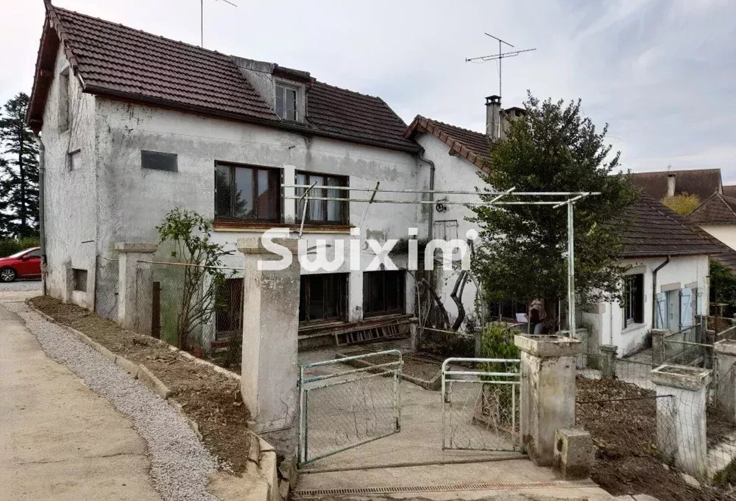 MAISON MANTRY DE BOURG A RENOVER — photo 1