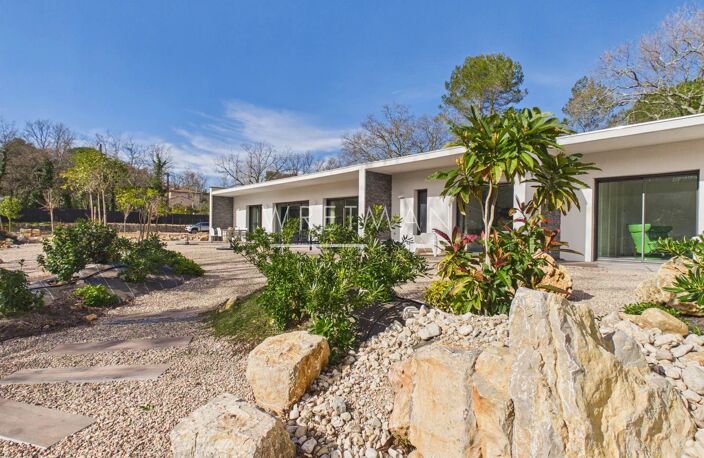 VILLA MODERNE DE PLAIN PIED - FAYENCE — photo 3