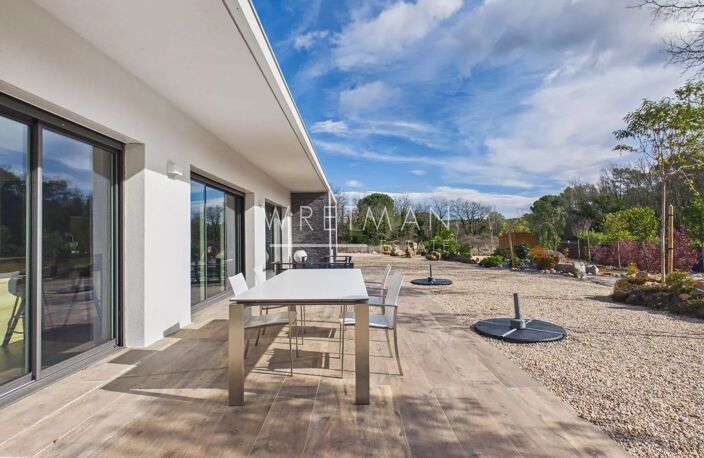VILLA MODERNE DE PLAIN PIED - FAYENCE — photo 4