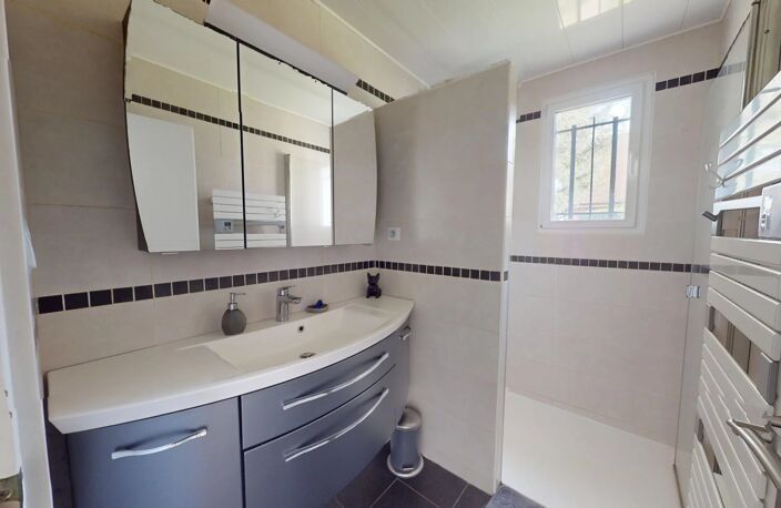 EXCLUSIVITÉ – Maison 3 chambres entièrement rénovée – 2000 m² de terrain – 5 minutes de Maintenon — photo 5