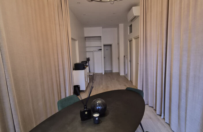 Local commercial 65 M2 centre historique — photo 2