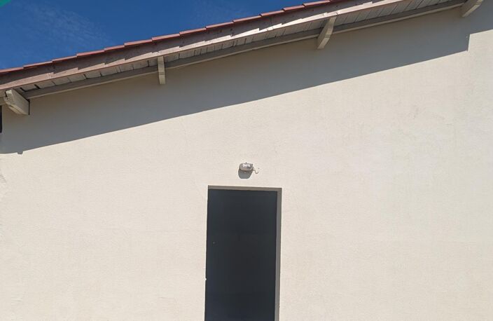 Garage 60 m² avec extérieur — photo 3