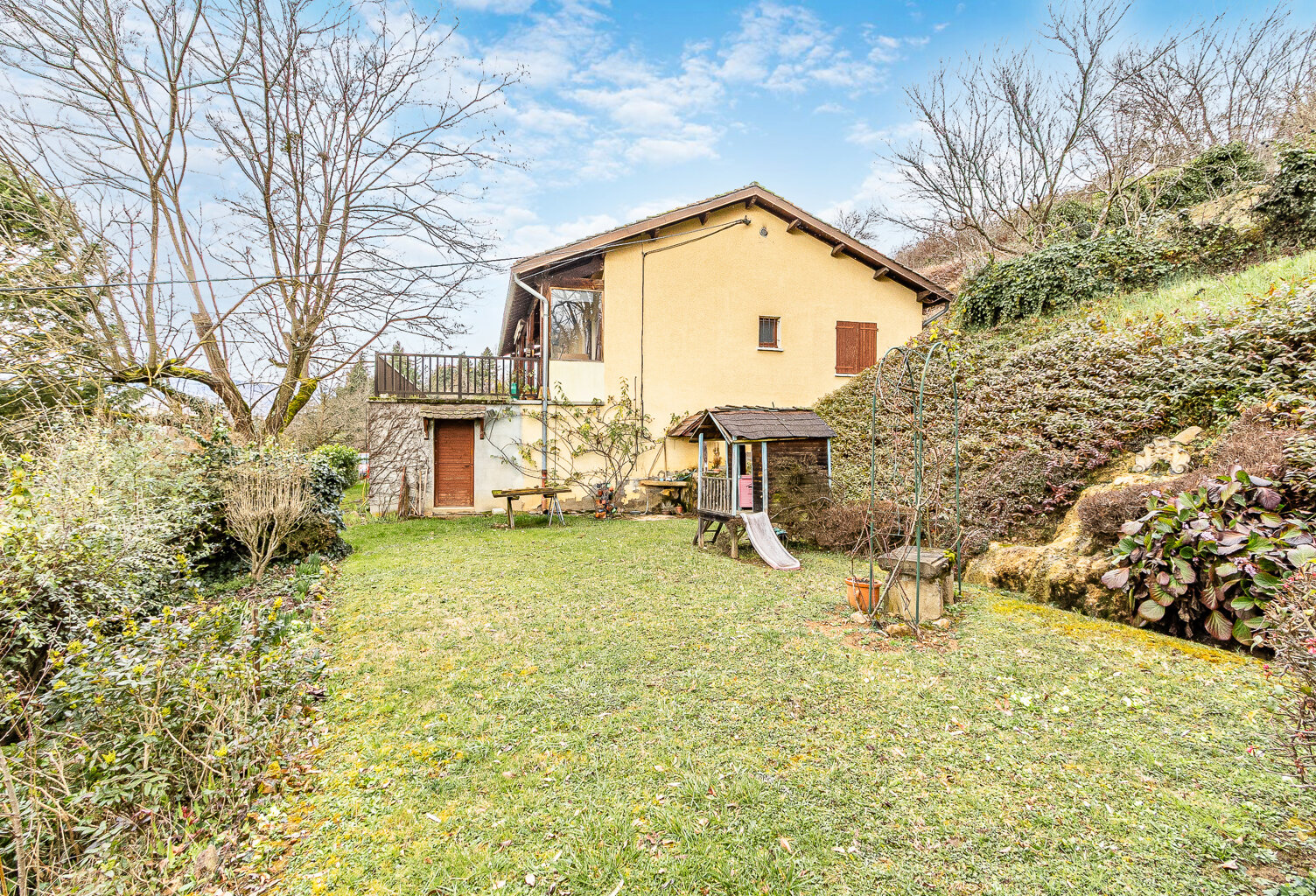 Maison 3 chambres avec belle vue et sous sol complet au calm — photo 1