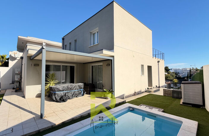 Villa contemporaine avec piscine   Quartier prisé au pied du — photo 2