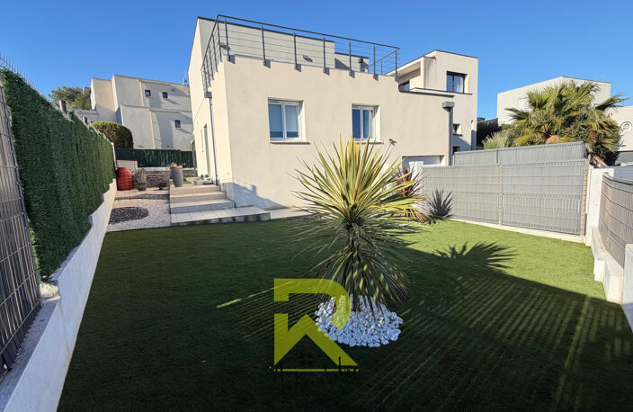 Villa contemporaine avec piscine   Quartier prisé au pied du — photo 3
