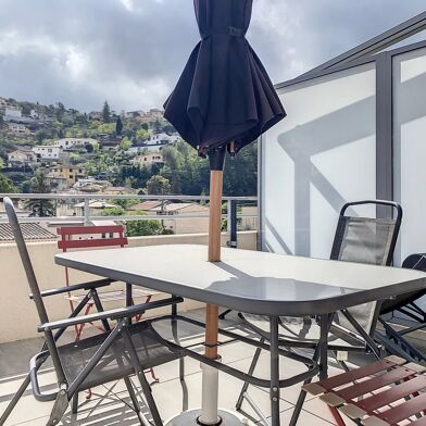 Appartement 2 pièces 893 €