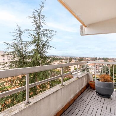 Appartement 4 pièces 240000 €