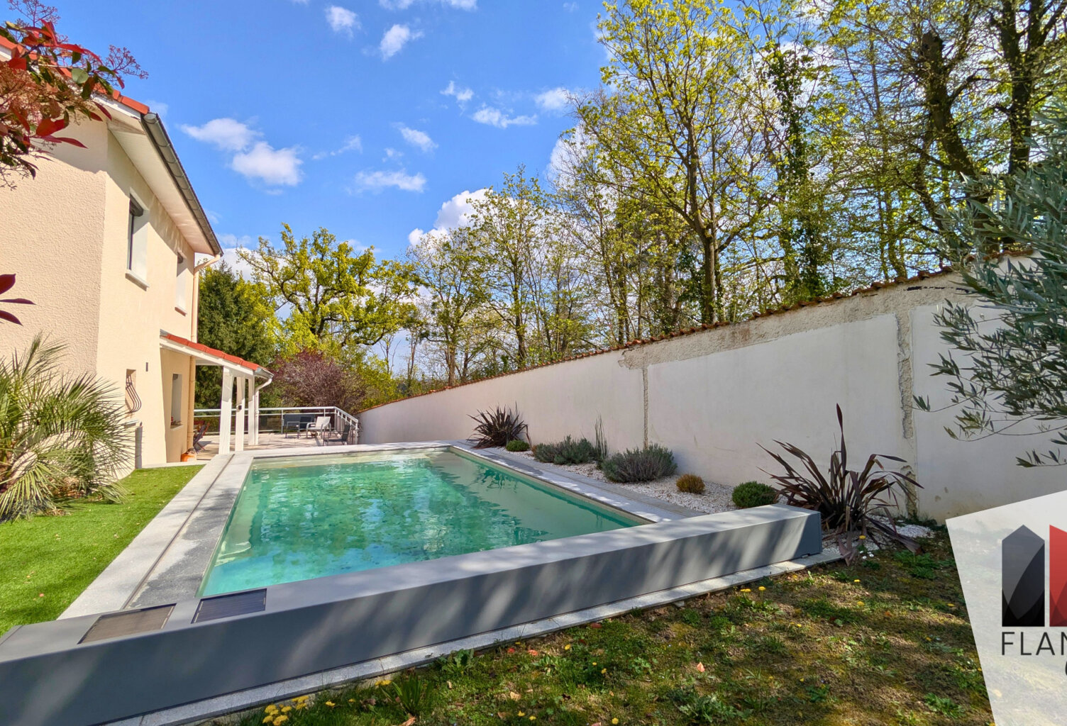 VERNAISON - Villa de 190 m2 avec 5 chambres, piscine et calm — photo 1
