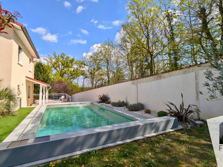 VERNAISON - Villa de 190 m2 avec 5 chambres, piscine et calm — photo 1