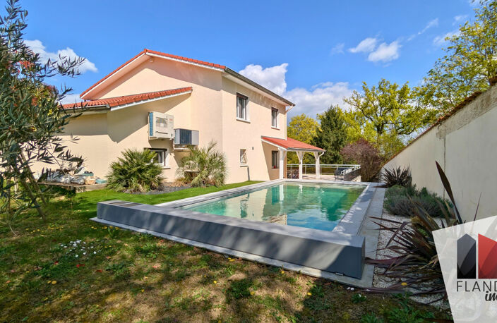 VERNAISON - Villa de 190 m2 avec 5 chambres, piscine et calm — photo 2