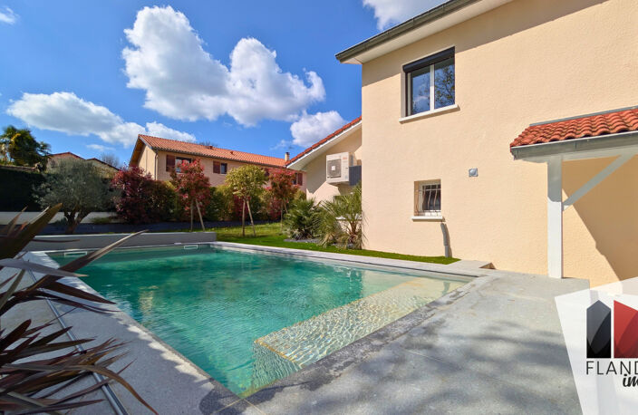 VERNAISON - Villa de 190 m2 avec 5 chambres, piscine et calm — photo 3