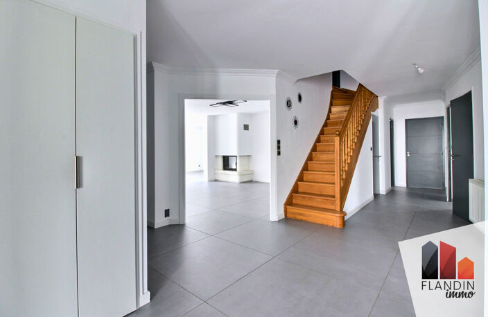 VERNAISON - Villa de 190 m2 avec 5 chambres, piscine et calm — photo 5