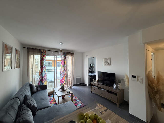 A VENDRE *** Nimes *** Appartement 2 Pièces 41 m2 avec place — photo du bien