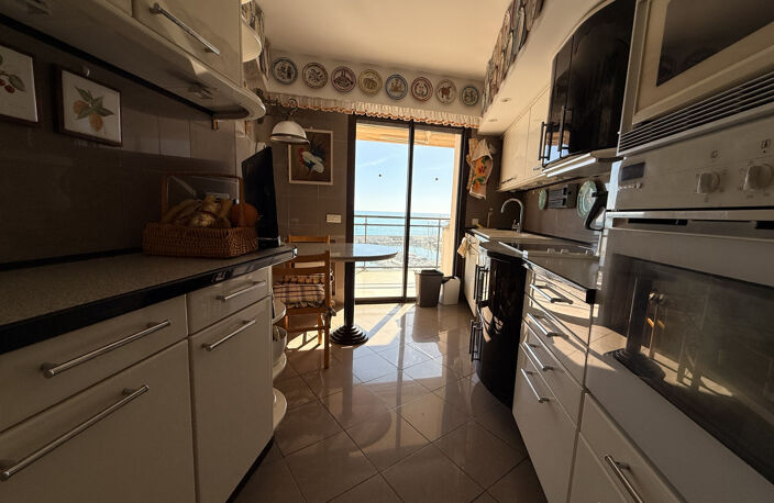 Exclusivité à Garavan - 4P avec terrasse vue, garages et cav — photo 4