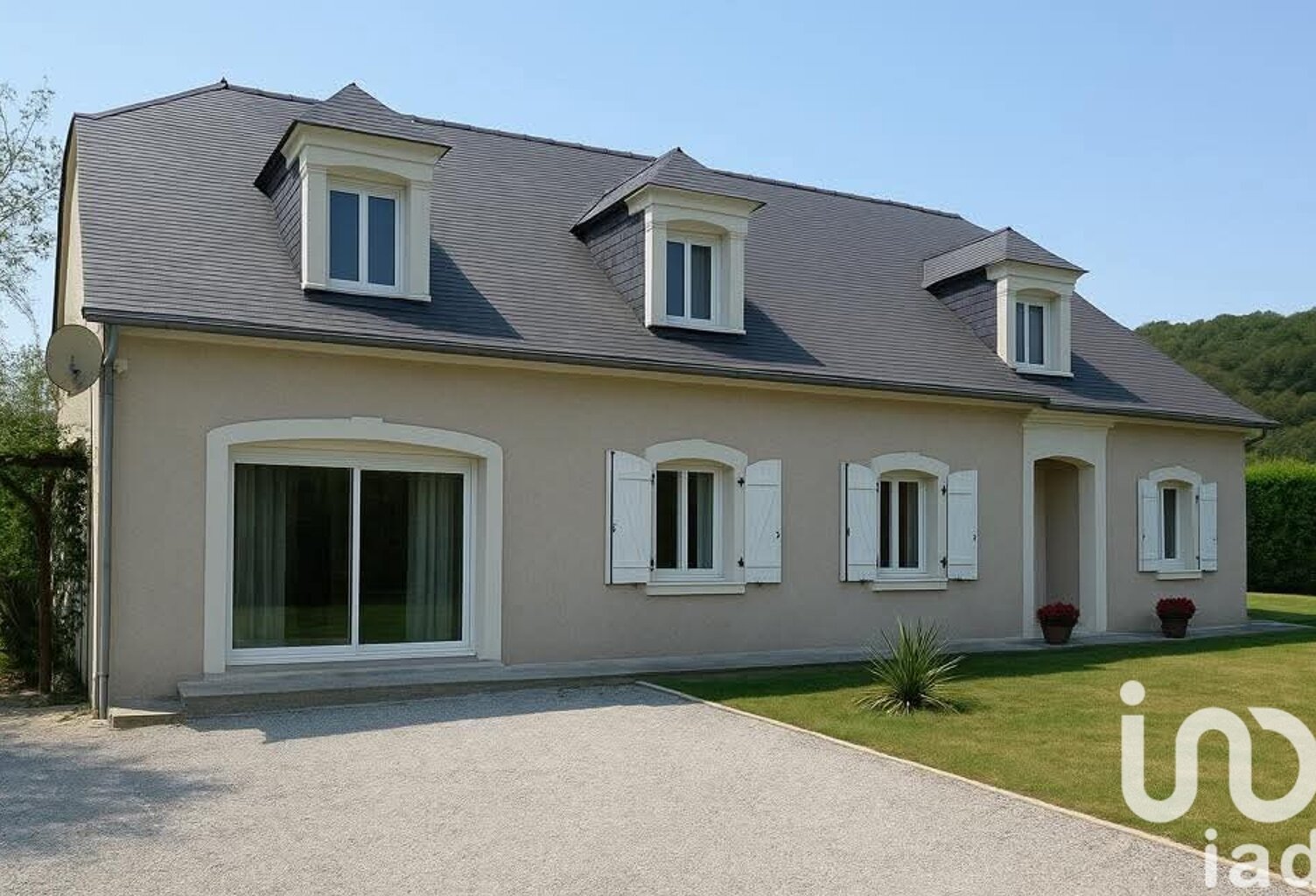 Vente Maison/villa 8 pièces — photo 1
