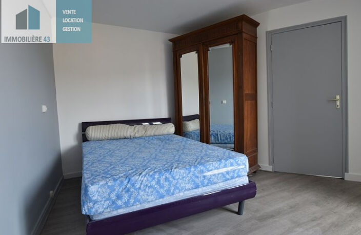 T2 AVEC MEUBLES LE PUY EN VELAY - 2 pièce(s) - 29.4 m2 — photo 2