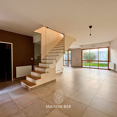 Maison 6 pièces 564300 €