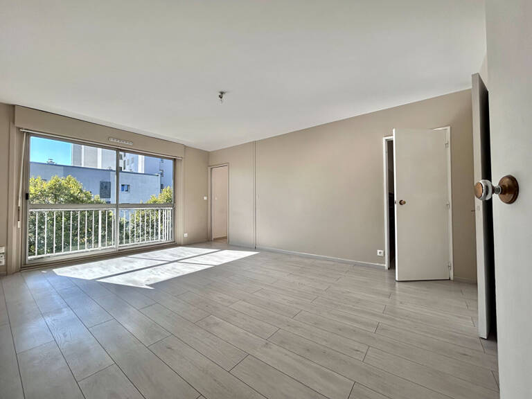 APPARTEMENT 2 PIECES VENDU LOUÉ ROND-POINT DE PARIS — photo 1