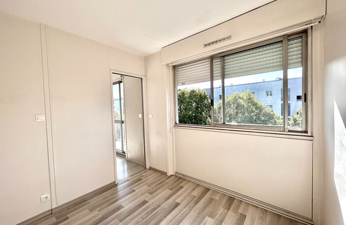 APPARTEMENT 2 PIECES VENDU LOUÉ ROND-POINT DE PARIS — photo 2