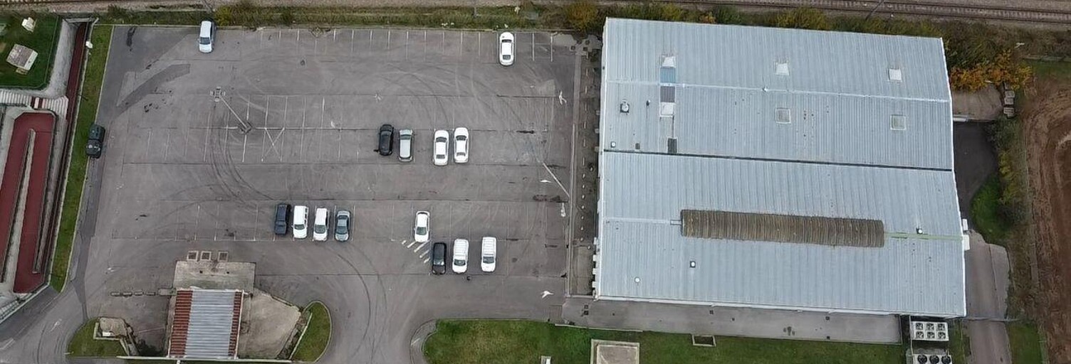 Commerce  1610 m² à vendre à Forges-les-Eaux (76440)