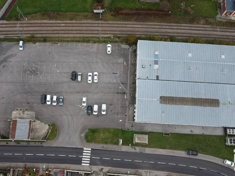 Vente Murs commerciaux 1 610 m&sup2; — photo 1