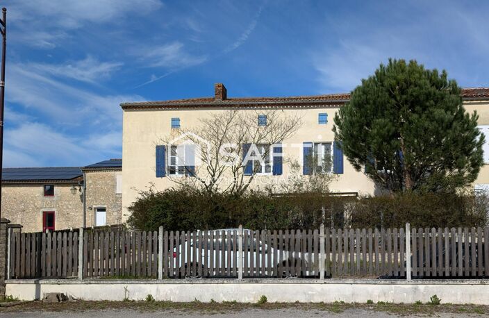 Maison ancienne pleine d'histoire du XVIII? siècle  265 m²  Terrain 3 945 m²  Grange, four à pain et chalet de jardin — photo 2