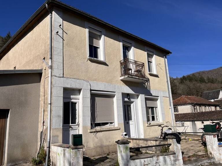 Maison de bourg de 10 pièces principales — photo 1