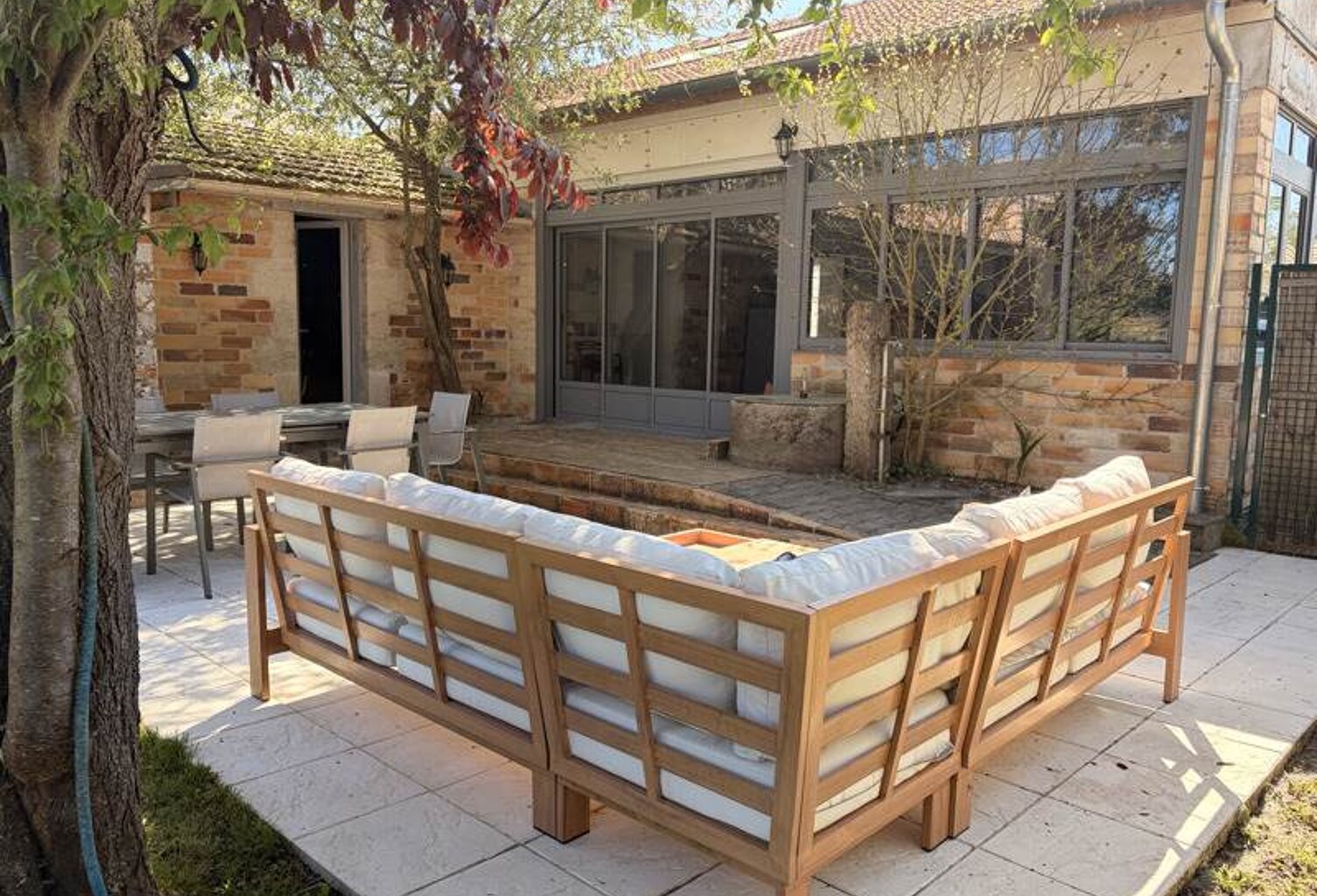 Maison en pierre de 4 pièces principales — photo 1